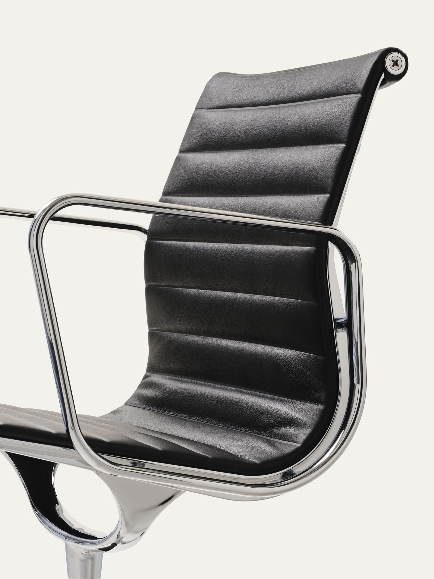 Vitra - Eames Aluminium Group